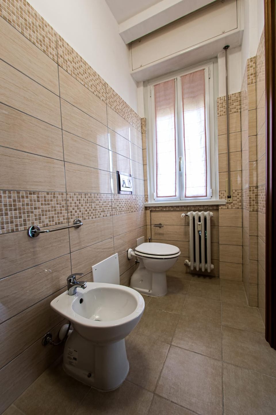 Toilet, bidet