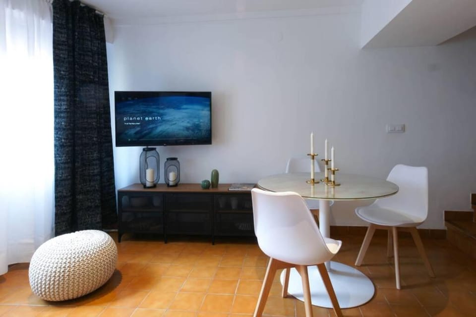 EIFFEL BRIDGE BOUTIQUE APARTMENT Apartment in Girona