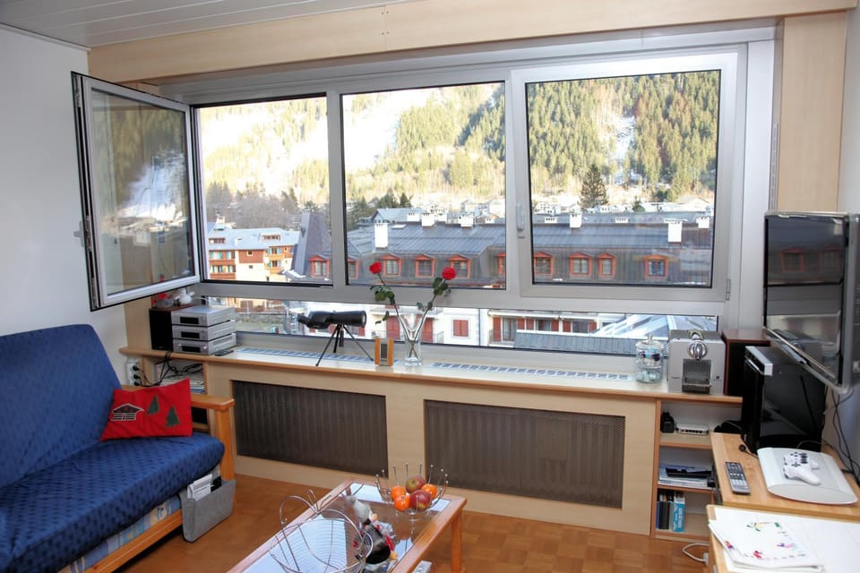 Living room, City view, Landmark view, Mountain view, Street view