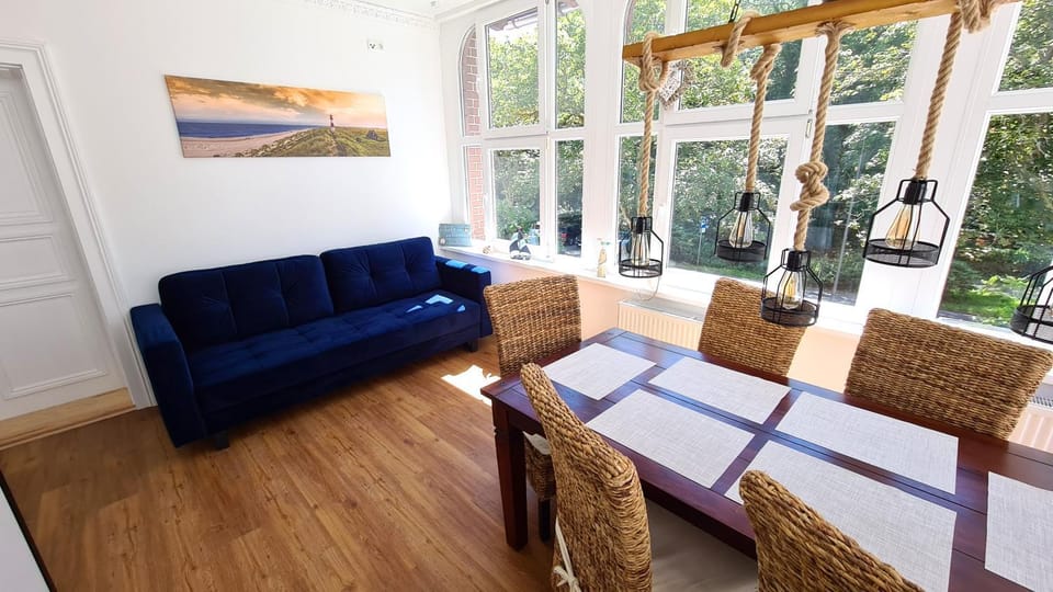 Staff, Bed, Activities, View (from property/room), Food and drinks, Food and drinks, Street view, Family