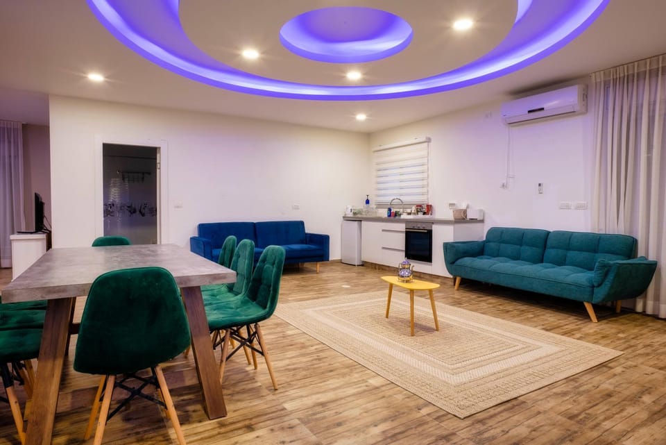 Kitchen or kitchenette, Living room, Seating area