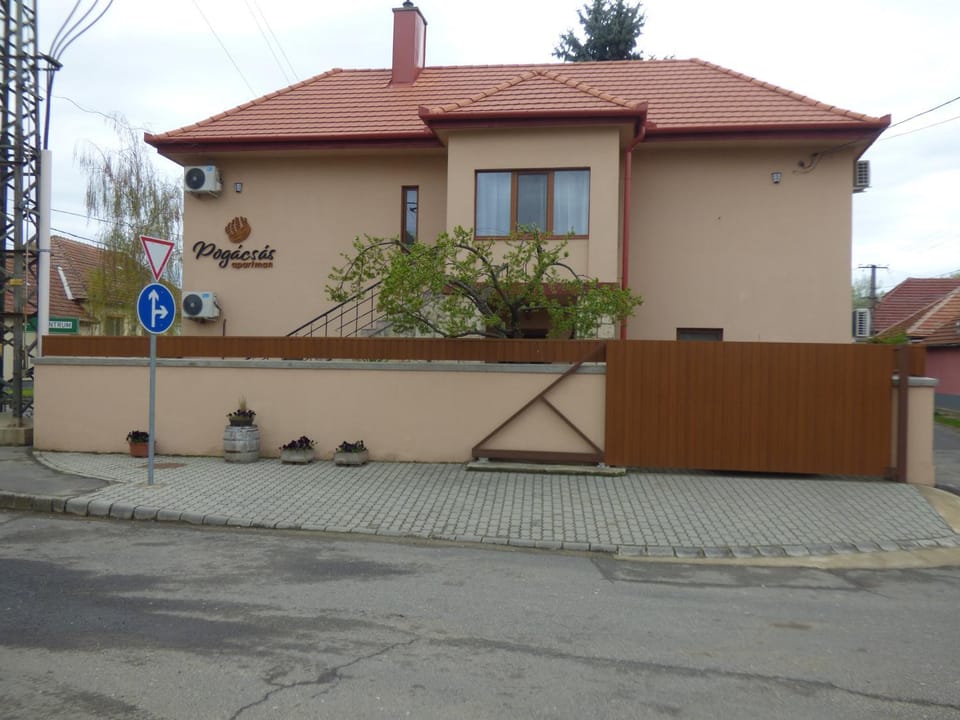 Property building, Street view
