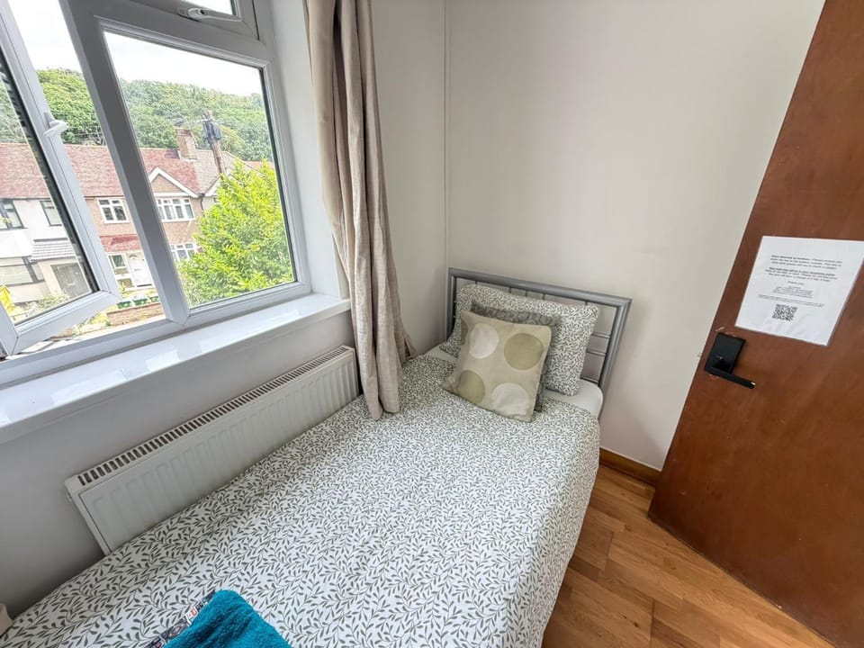 F3 Cosy Single Room (Sandycroft Guest House) Apartment in London