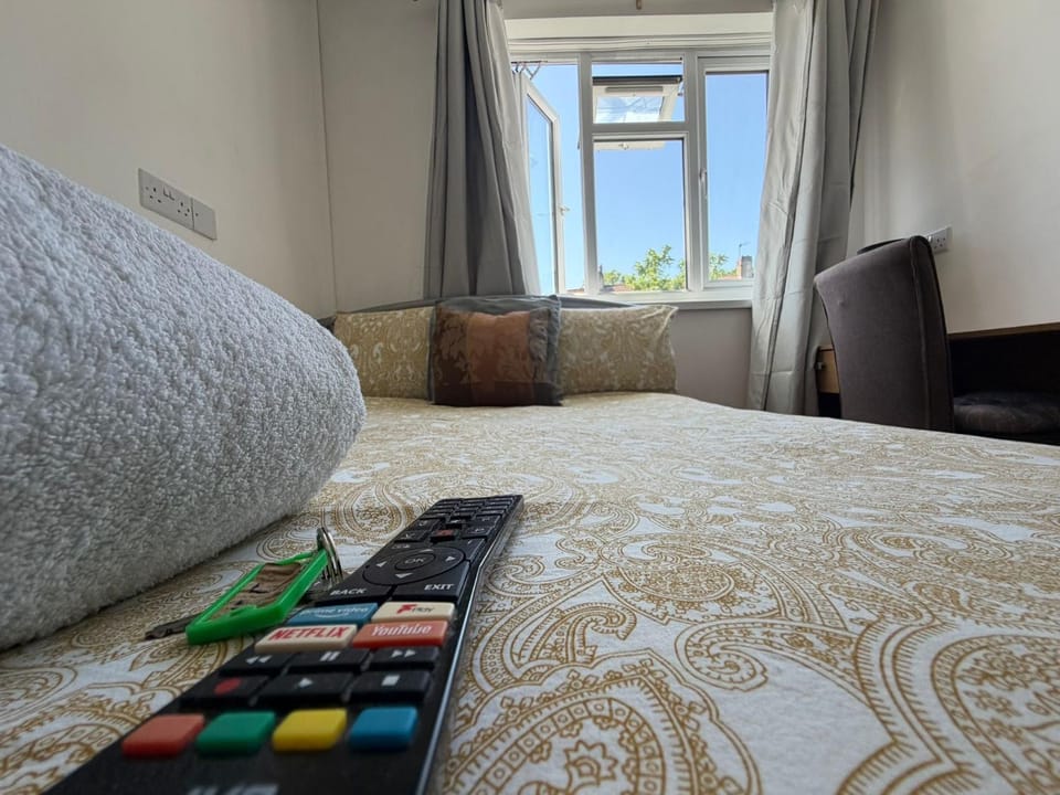 F5 Private Double Room (Sandycroft Guest House) Apartment in London