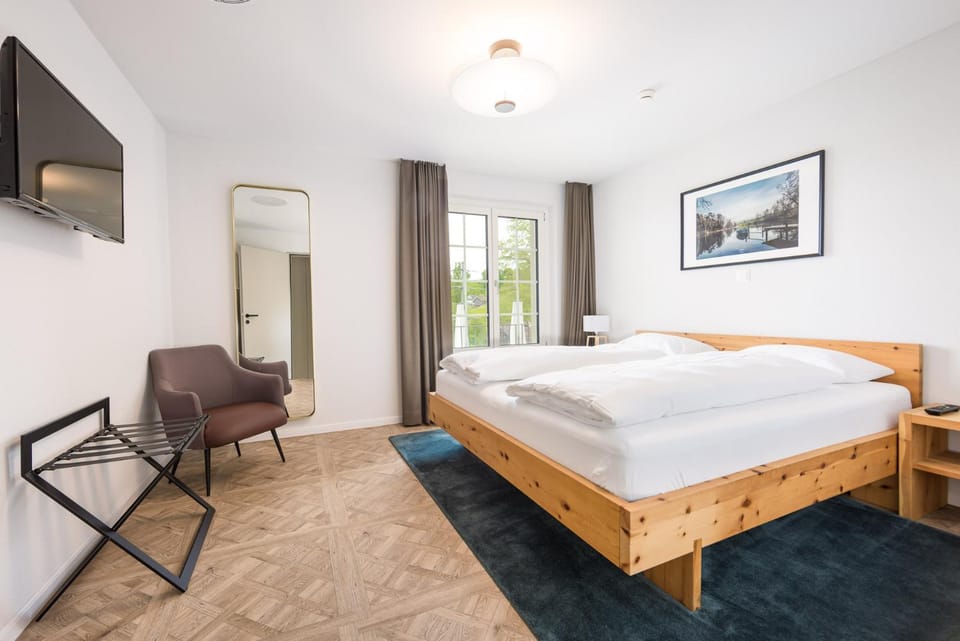 Bed, Photo of the whole room