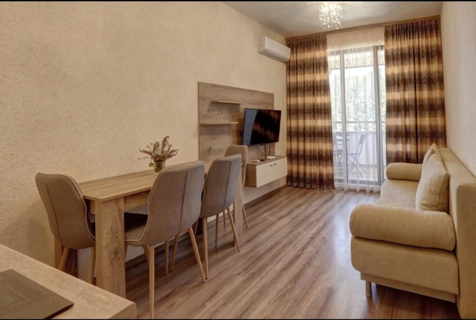 TV and multimedia, Seating area