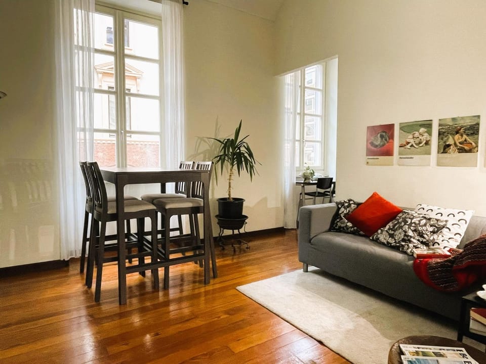 Living room, Seating area, Dining area, air conditioner