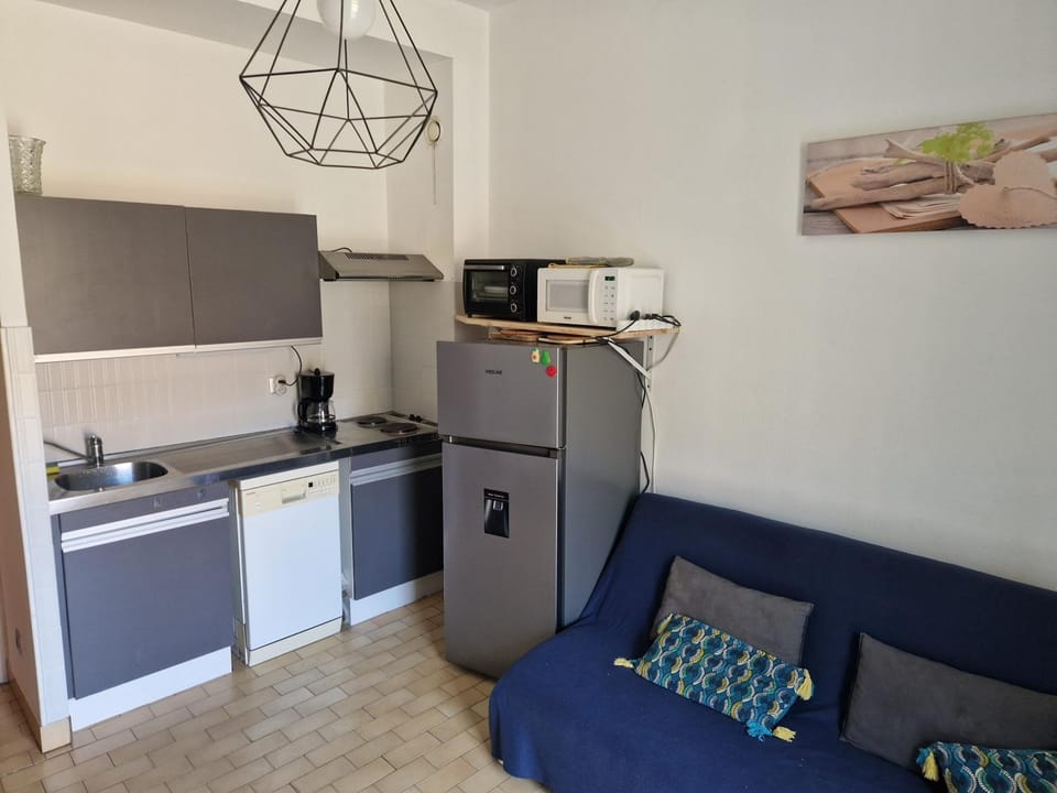 Appartement lumineux, tout équipé, à 100m des thermes Apartment in Alt Empordà