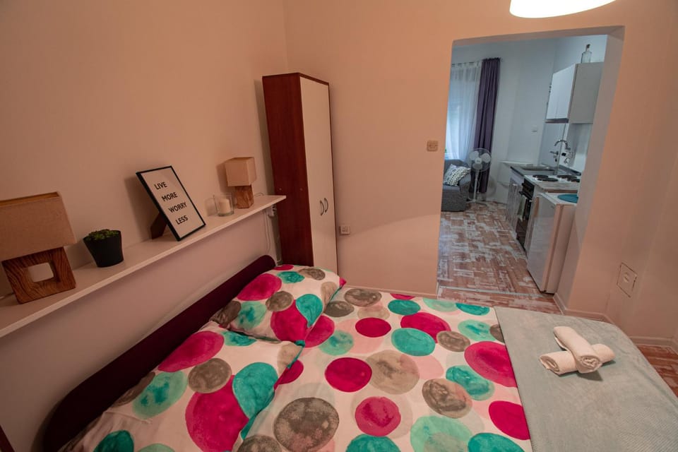 Kitchen or kitchenette, Bedroom