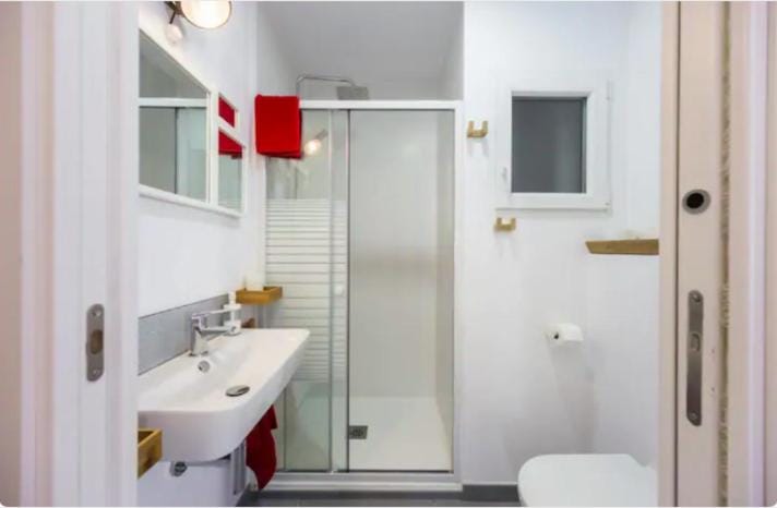 Shower, Bathroom