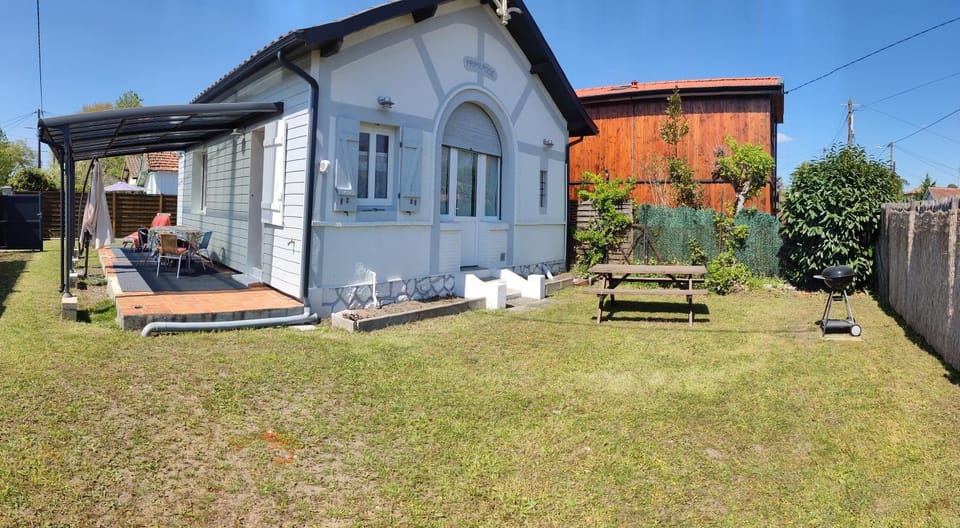 Property building, Patio, Garden