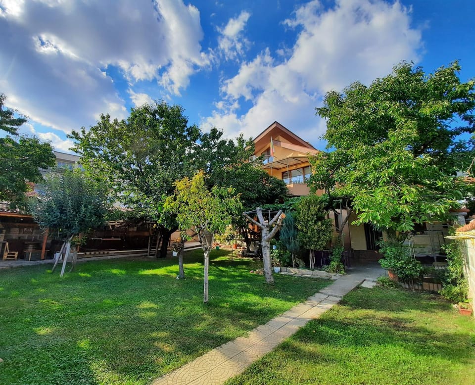 Property building, Natural landscape, Garden, Garden view