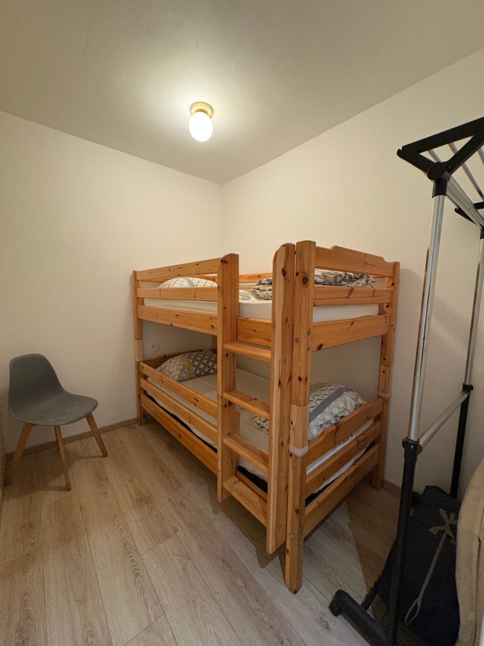 SUPERBE T3 AVEC PARKING ET TERRASSE en PLEIN CENTRE-VILLE Apartment in Lourdes