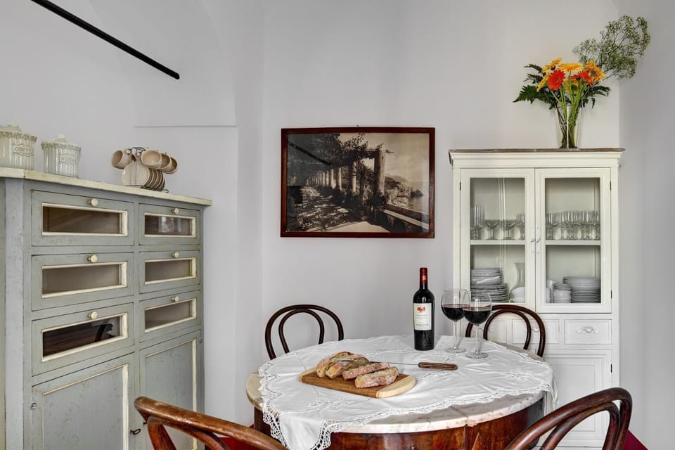 La Dimora 1 Relax in a lovely garden House in Massa Lubrense