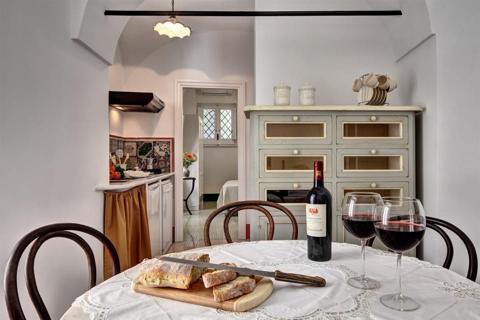 La Dimora 1 Relax in a lovely garden House in Massa Lubrense