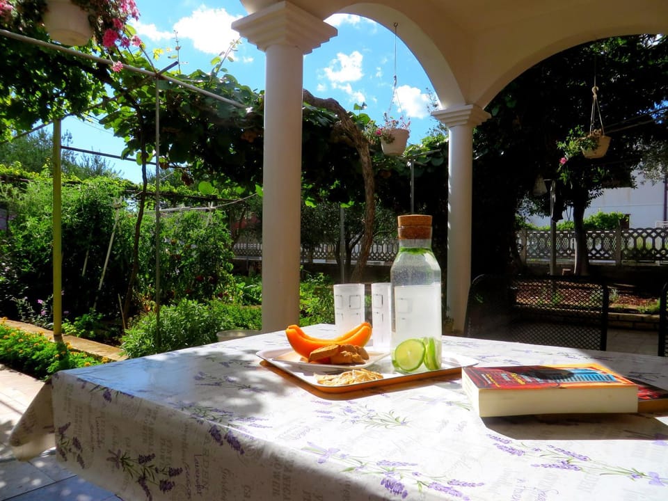 Beach apartments Roza - The Garden apartment Apartment in Biograd na Moru