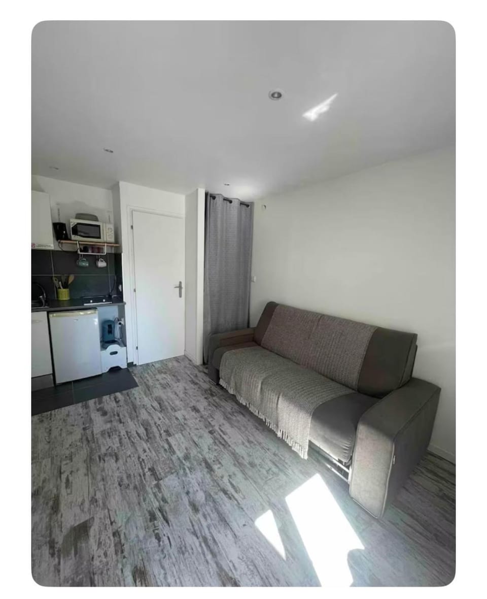 Mystic studio Apartment in Île-de-France