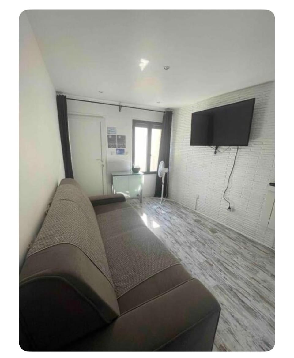 Mystic studio Apartment in Île-de-France