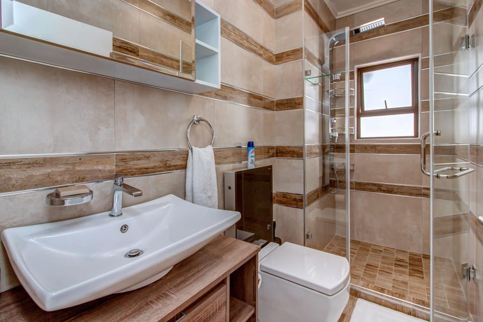 Shower, Toilet, Bathroom, Decorative detail