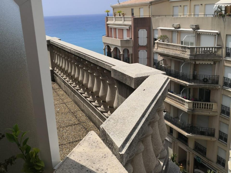 Charmant 2P en Centre-Ville de Menton avec Terrasse et Parking - FR-1-196-280 Apartment in Menton