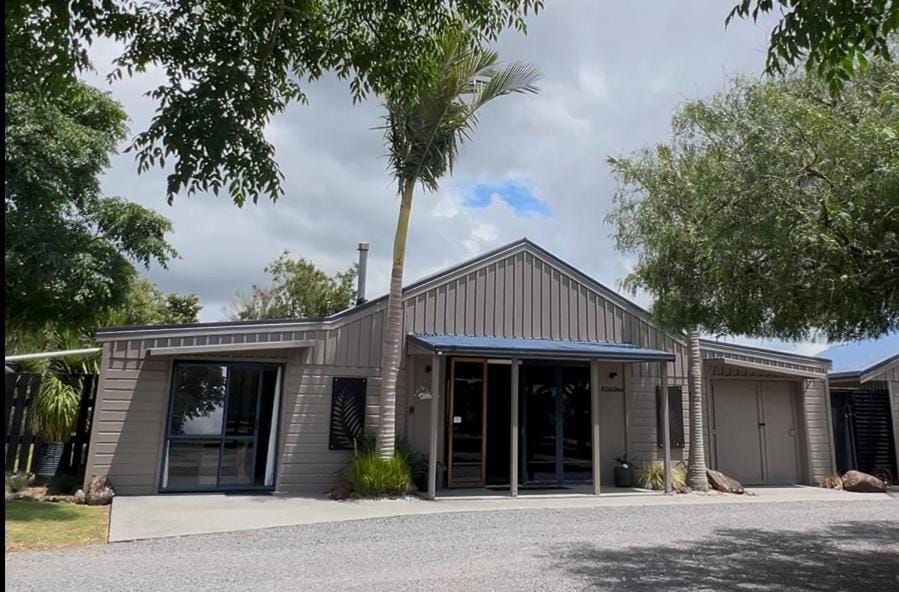 A Cut Above Lodge - The Gateway to the Bay of Islands House in Northland