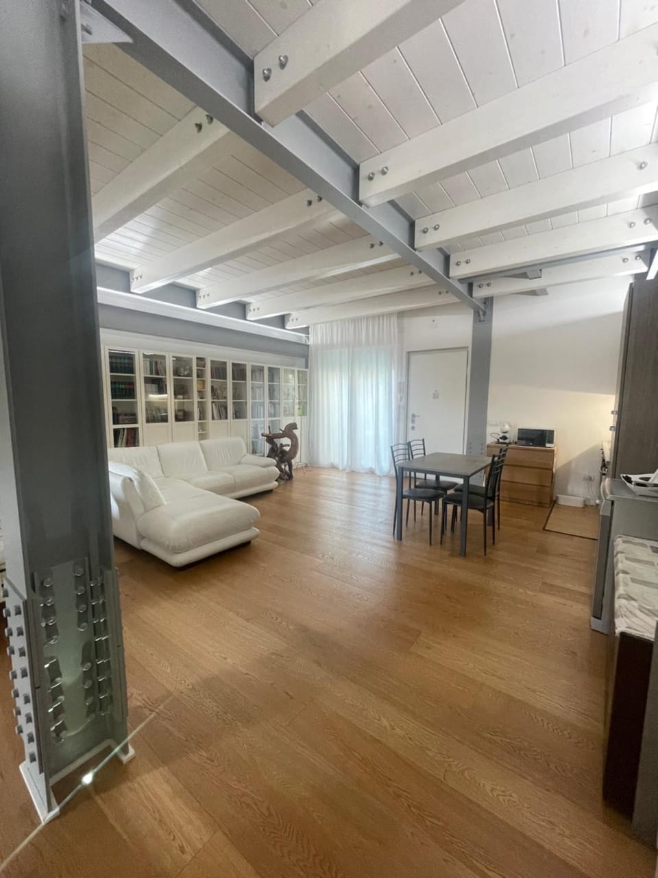 Kitchen or kitchenette, Seating area