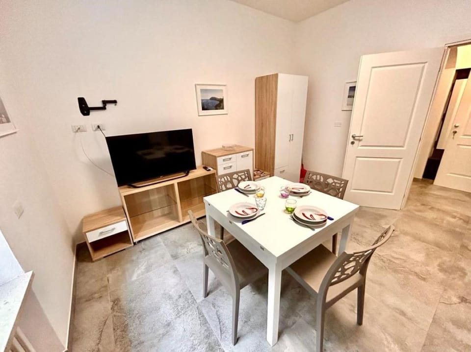 Bilo Leonello, appartamento moderno al Taunus Apartment in Marche