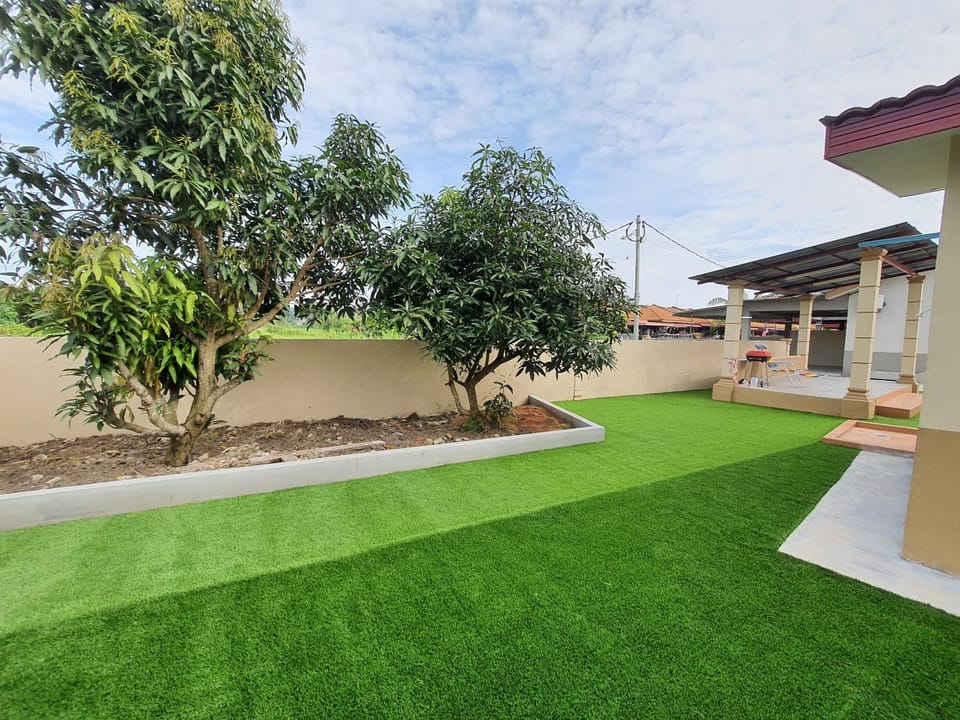 Property building, Day