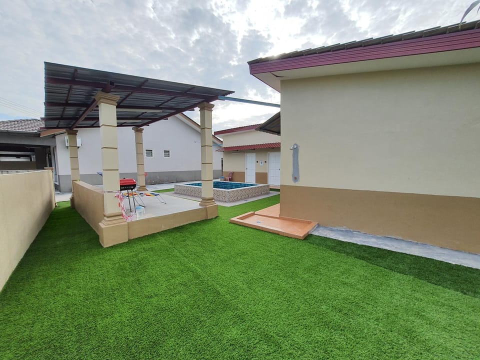 Property building, Day