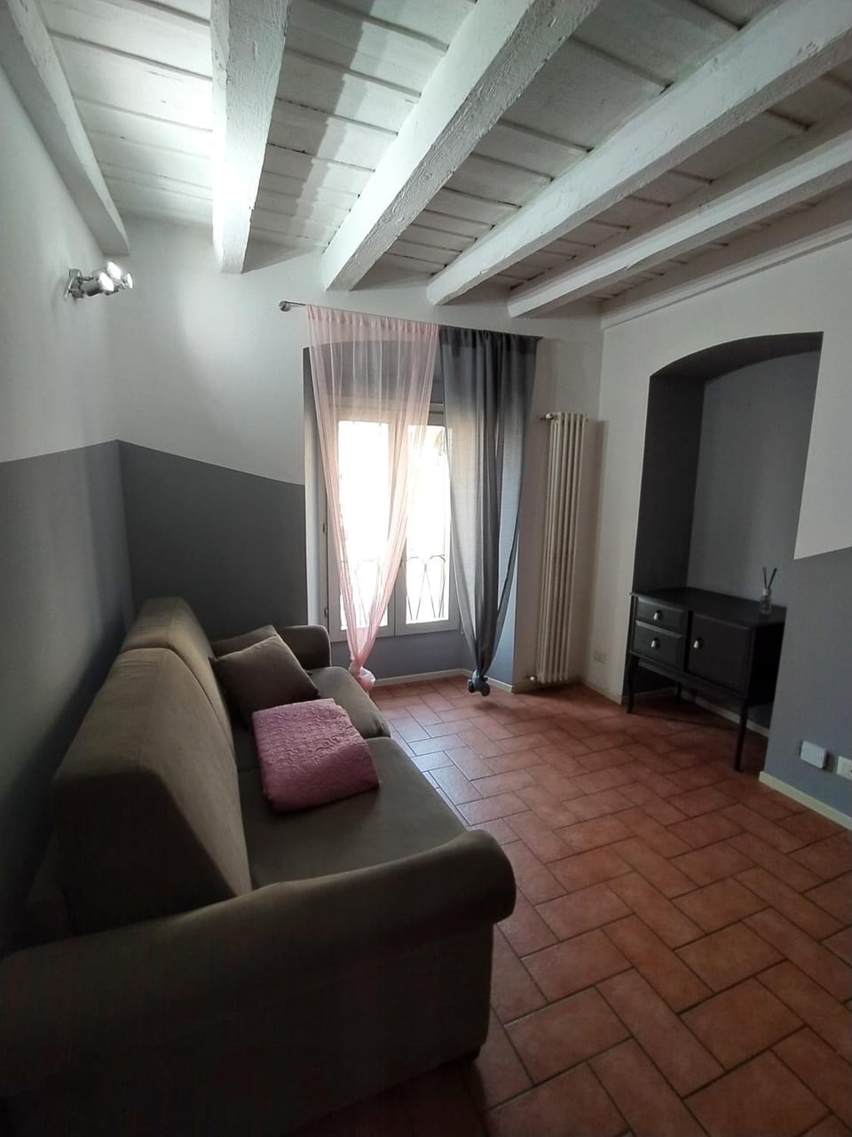 Bed, Living room