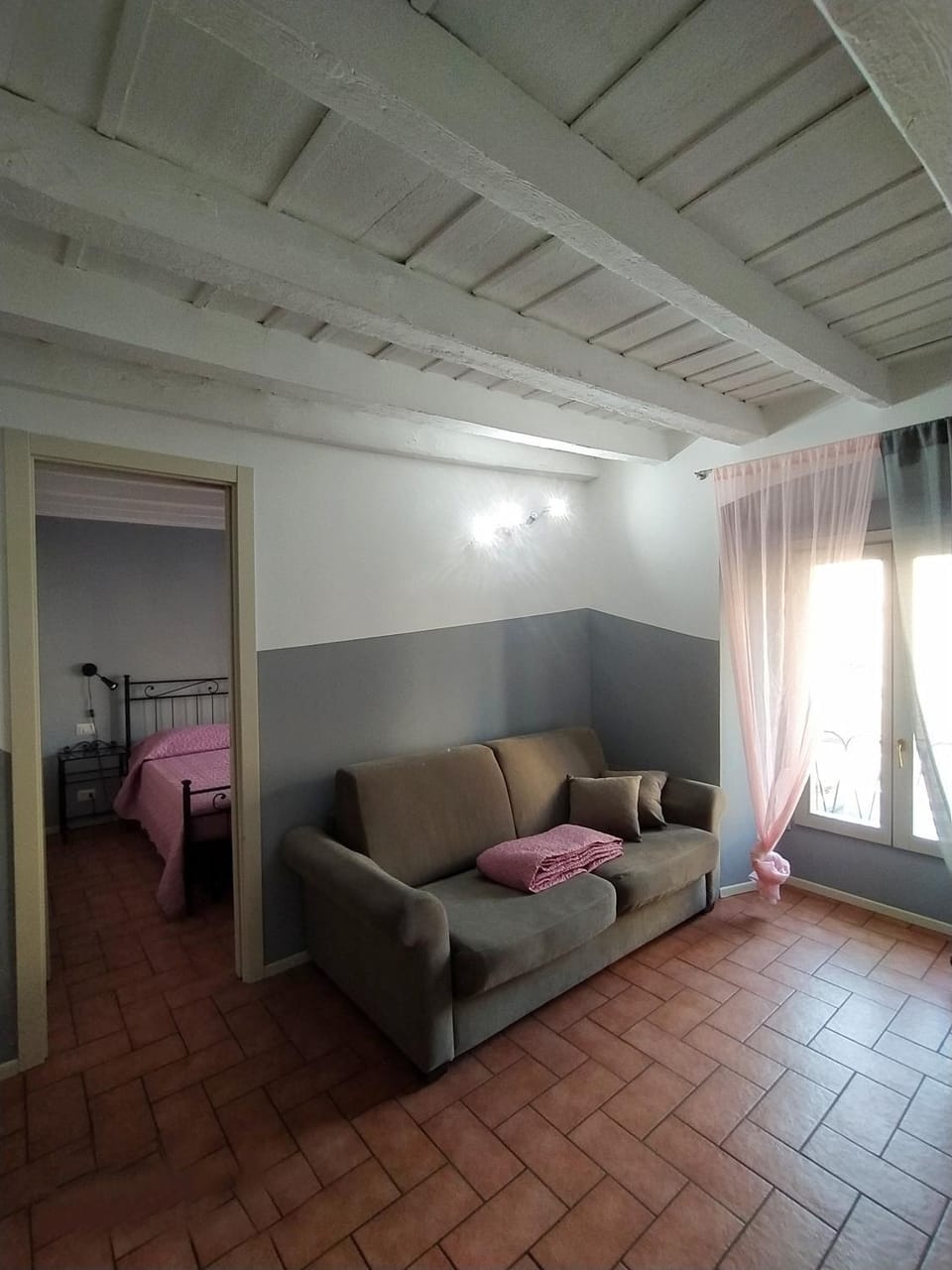 Bed, Living room