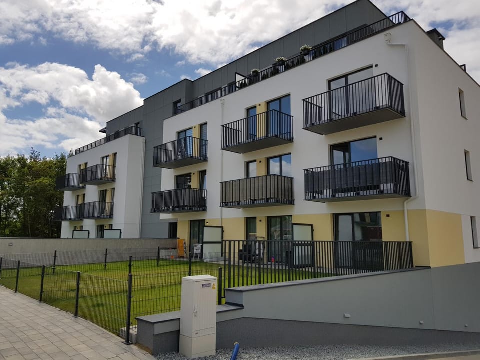 Property building, Neighbourhood, Balcony/Terrace