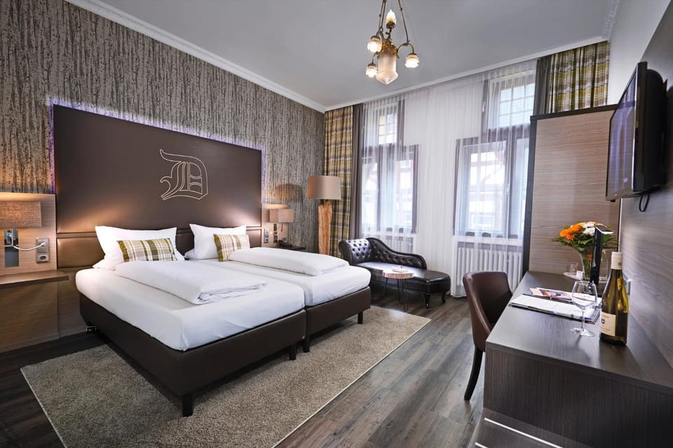 Communal lounge/ TV room, Bed, Photo of the whole room, Bedroom