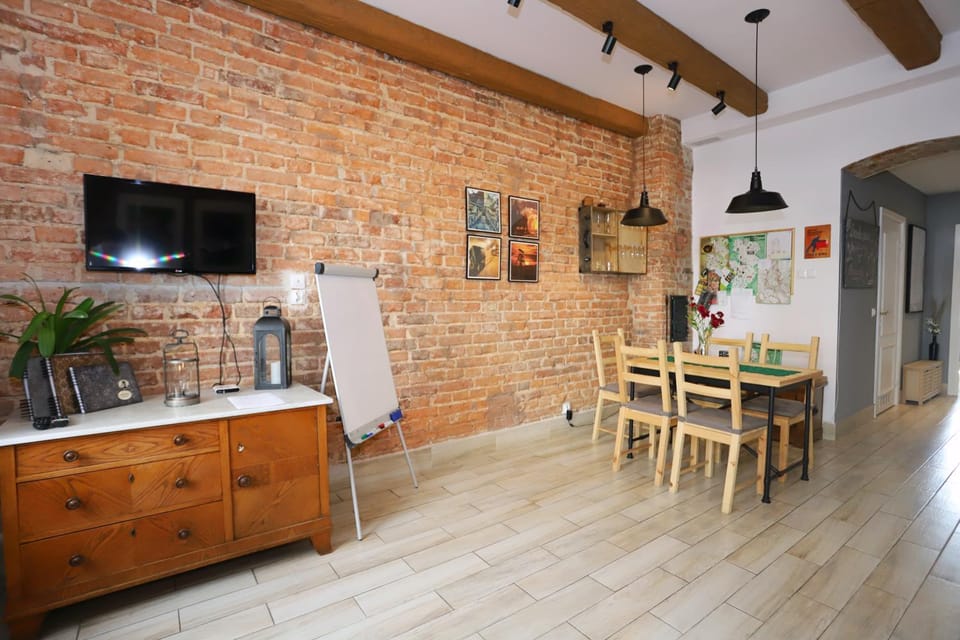 TV and multimedia, Dining area