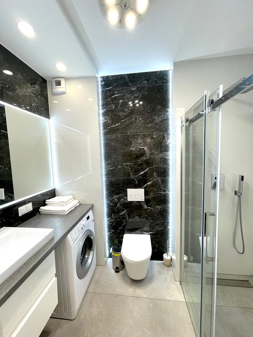 Apartament Superior Blue Przy Plaży- FREE Pool, Saunas, Jacuzzi, Fitness, Salzgrotte Apartment in West Pomeranian Voivodeship, Poland