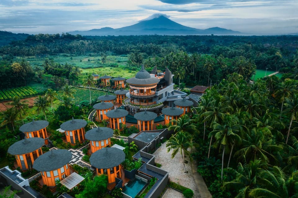 Property building, Nearby landmark, Day, Natural landscape, Bird's eye view, Mountain view