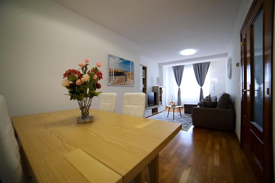 Playa Arbeyal & Garaje -VUT-2093-AS Apartment in Gijón