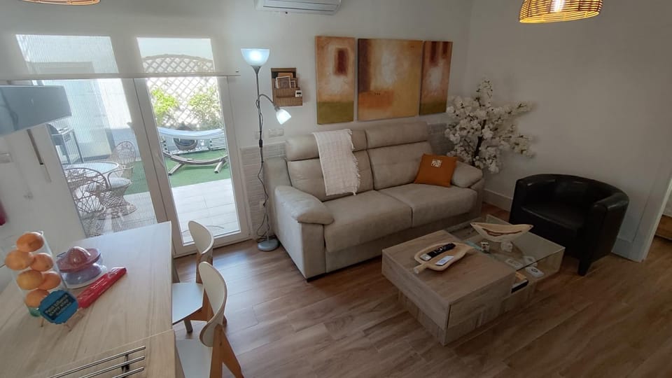 Patio, Living room
