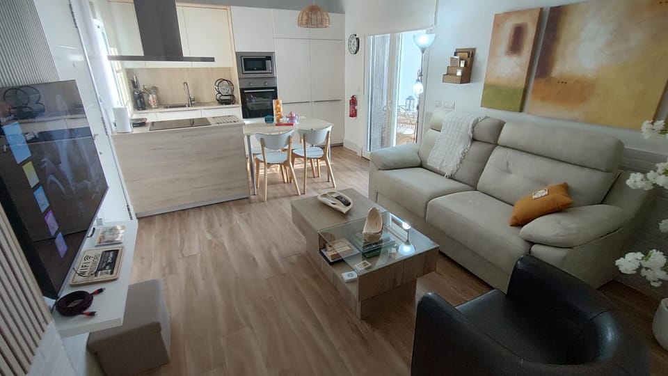 Kitchen or kitchenette, Living room