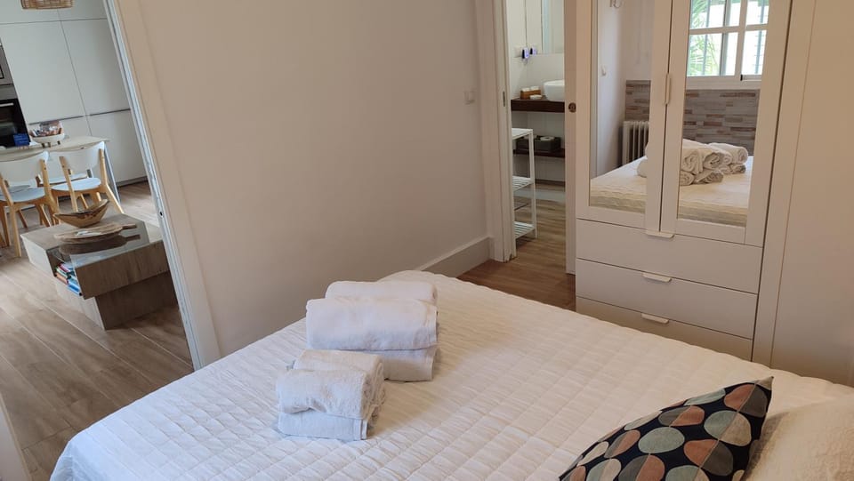 Bed, Photo of the whole room, Bedroom, towels, wardrobe