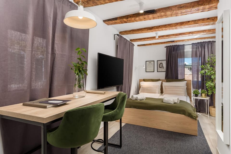 TV and multimedia, Living room, Bedroom