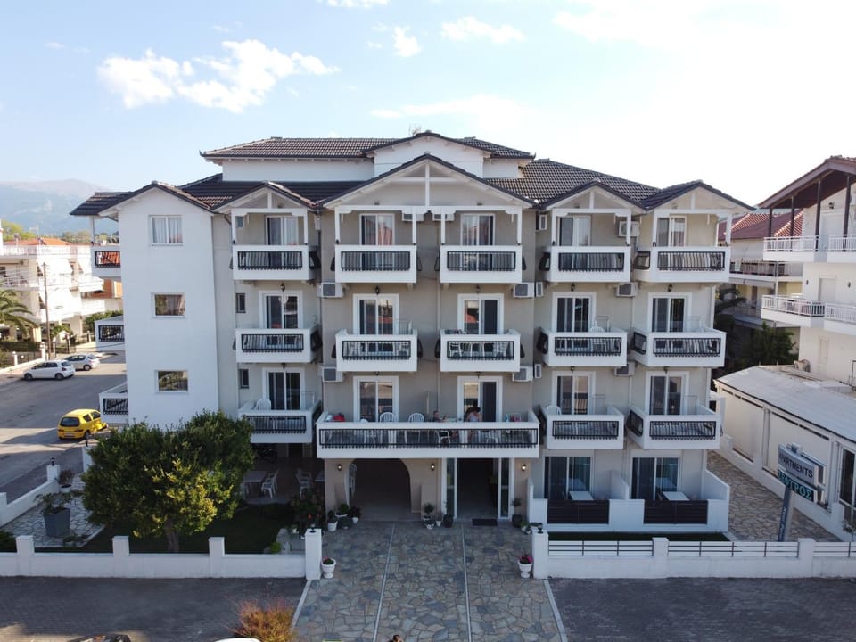 Property building, Neighbourhood