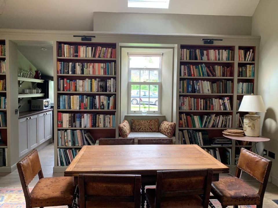 Library, Living room, Seating area