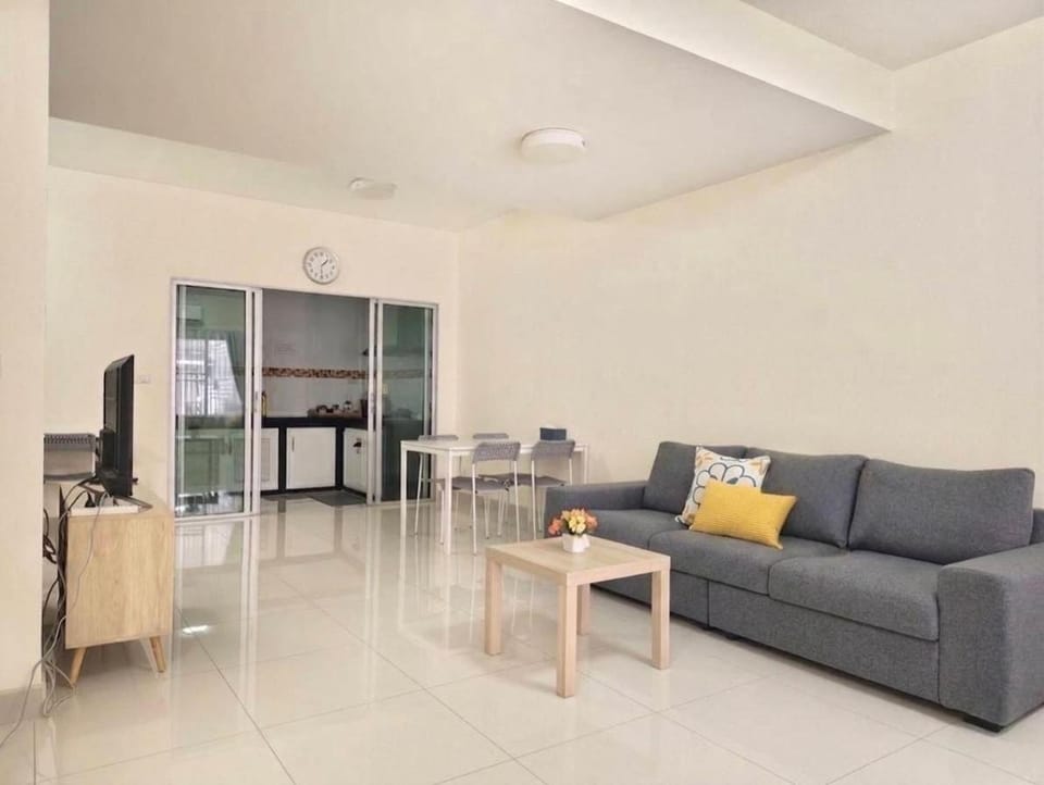 Impact MT House Bed and Breakfast in Bangkok