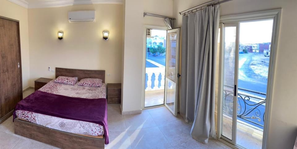 View (from property/room), Balcony/Terrace, Bedroom