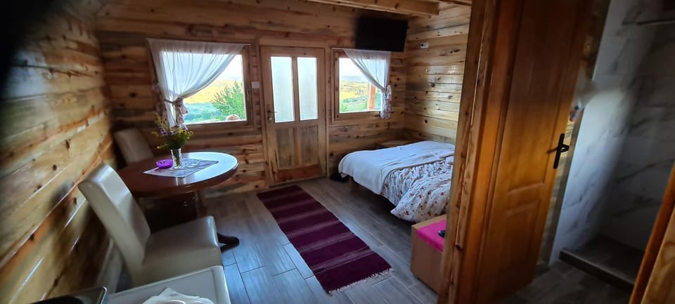 Markove kolibe 2, Uvac Apartment in Zlatibor District, Serbia