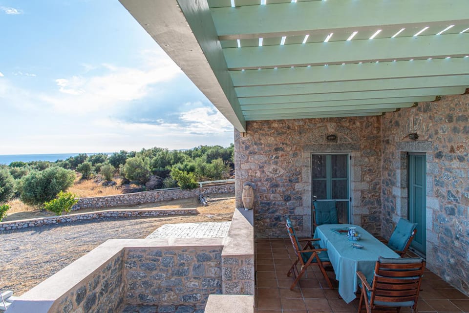 Villa Vasiliki Traditional House in Mani with Sea View Villa in Peloponnese Region