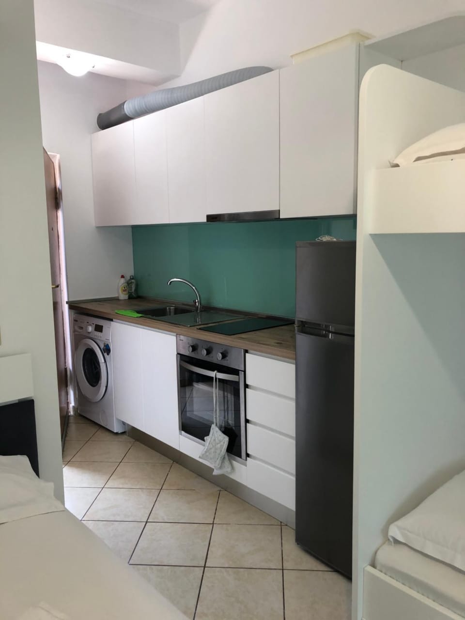 Coffee/tea facilities, pet friendly, washing machine, kitchen