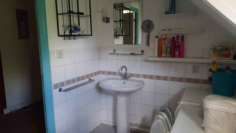Property building, Bathroom, furniture, heating