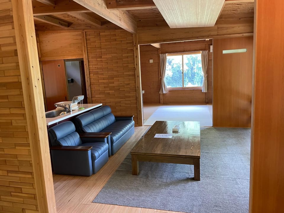 Living room, Photo of the whole room